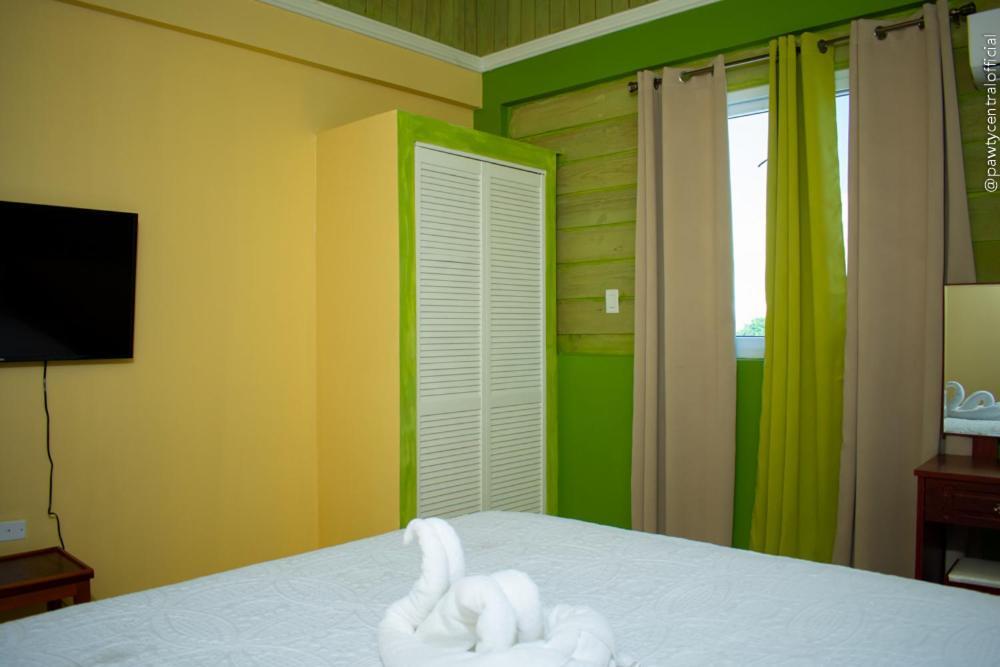 Ivs Bed And Breakfast Kingston Exteriör bild