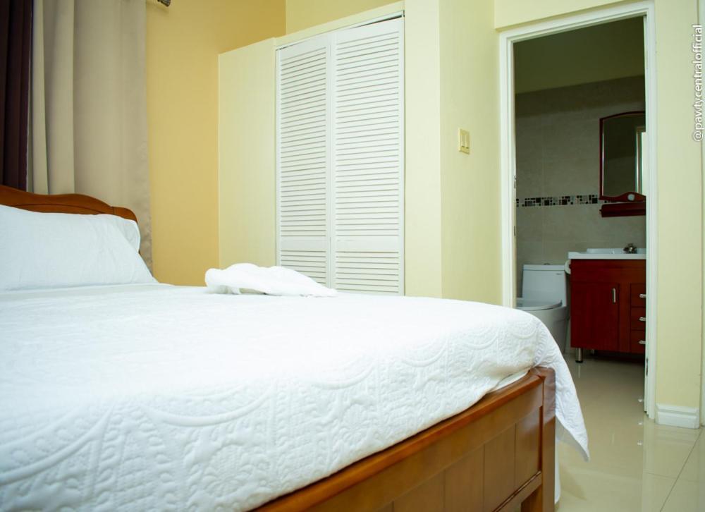 Ivs Bed And Breakfast Kingston Exteriör bild